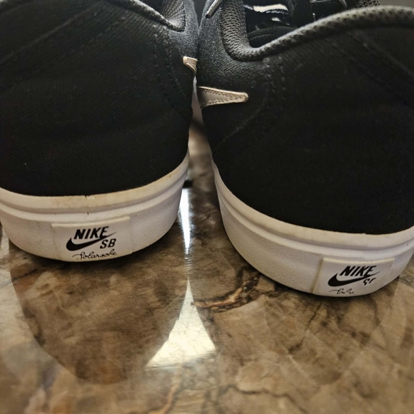 Nike Black and White Sneakers - Picture 2 of 6